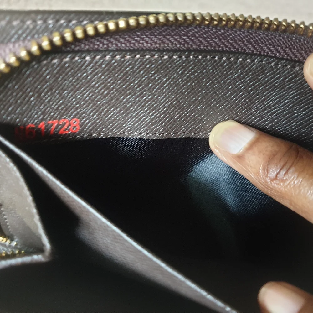 LOUIS VUITTON AUTHENTIC DAMIER WALLET - Picture 3 of 9